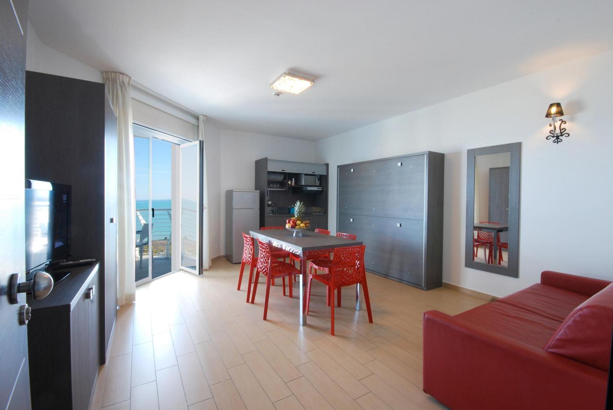 One-Bedroom Apartment (6 Adults),744676216:JPEG